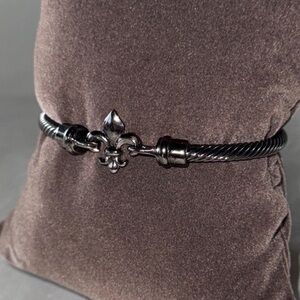 Fleur de Lis Cable Twist Dark Silver Gunmetal Bracelet
